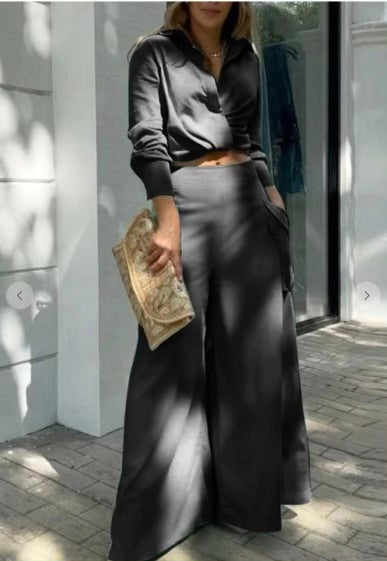 Trendy Black Crop Top/High Waist Pant Suit